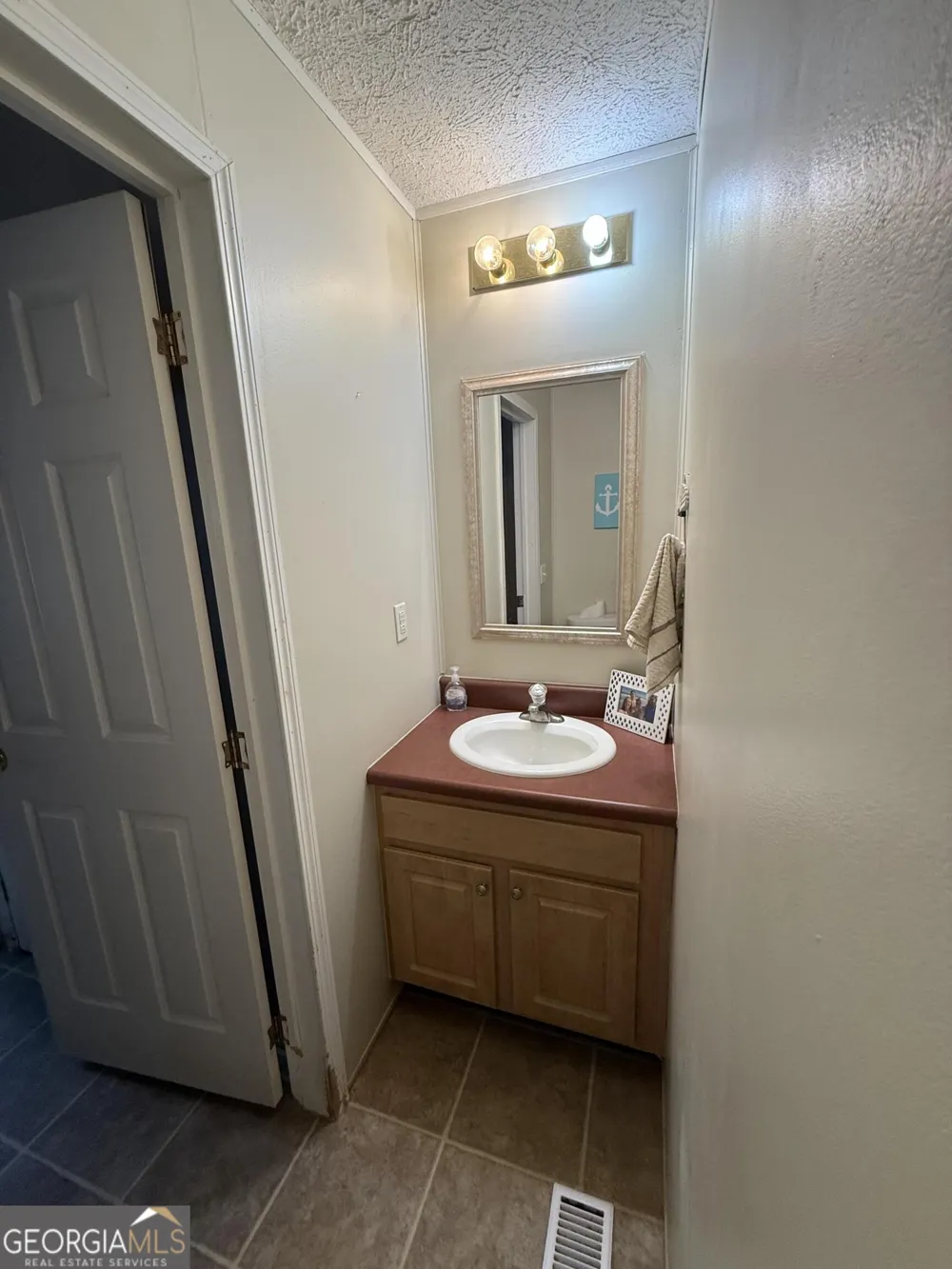 2526 Hancock RD Social Circle, GA 30025