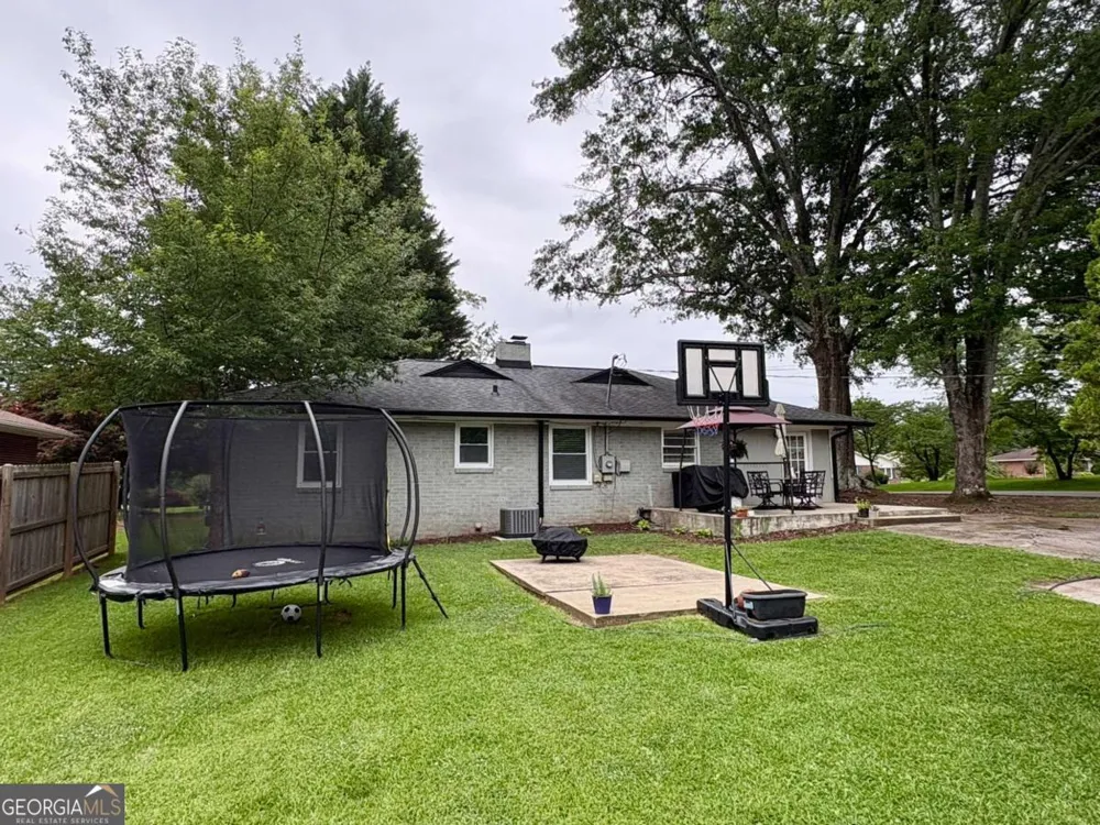 199 Harris ST Toccoa, GA 30577