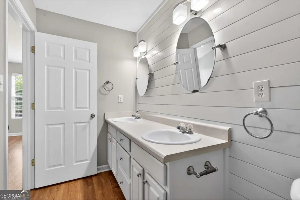 4210 Oakwood RD Oakwood, GA 30566