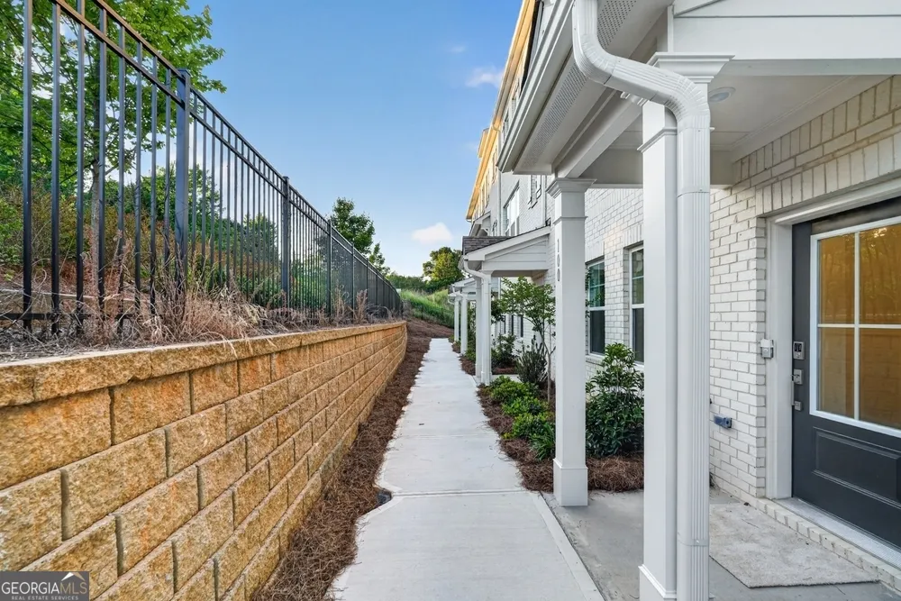 100 Epperly WAY Tucker, GA 30084
