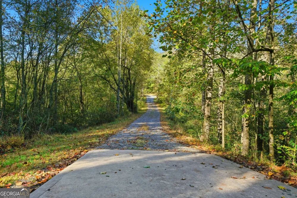 1907 John Call RD Talking Rock, GA 30175