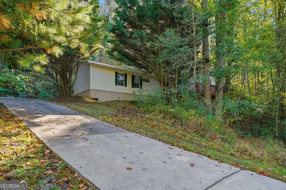1907 John Call RD Talking Rock, GA 30175