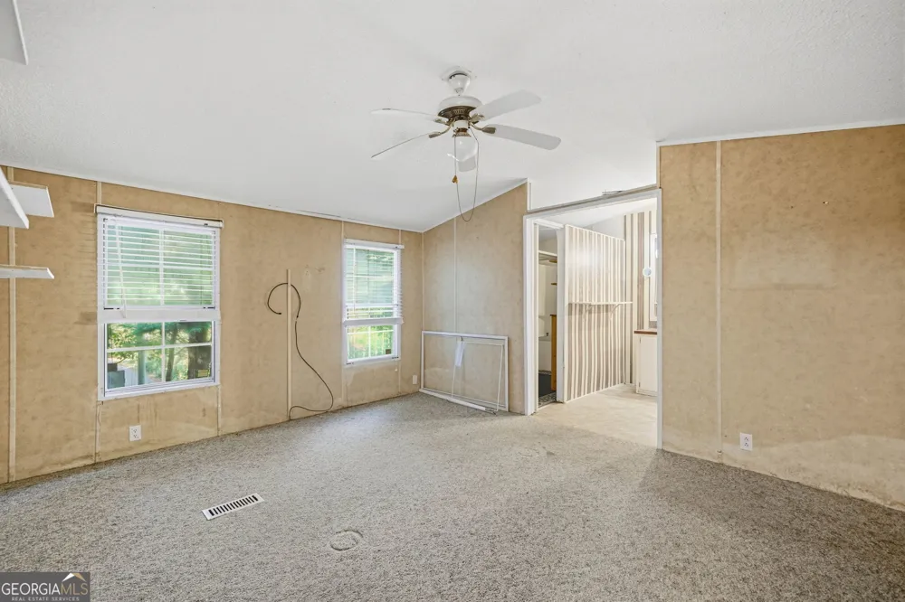 1907 John Call RD Talking Rock, GA 30175