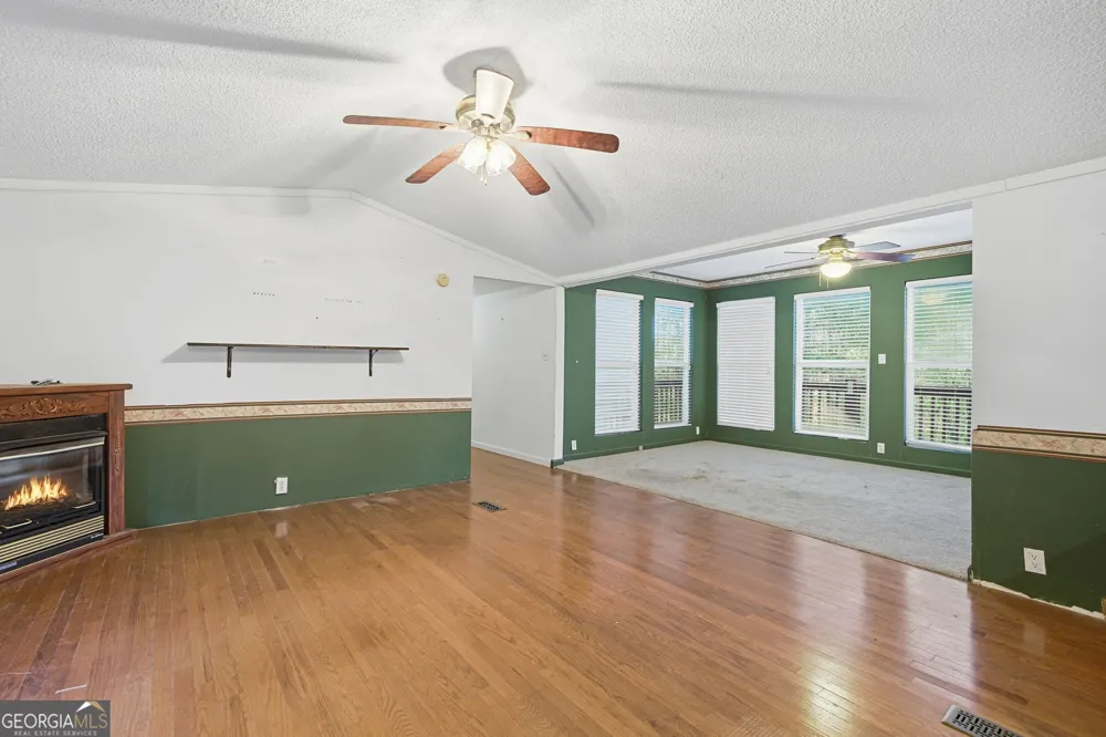 1907 John Call RD Talking Rock, GA 30175