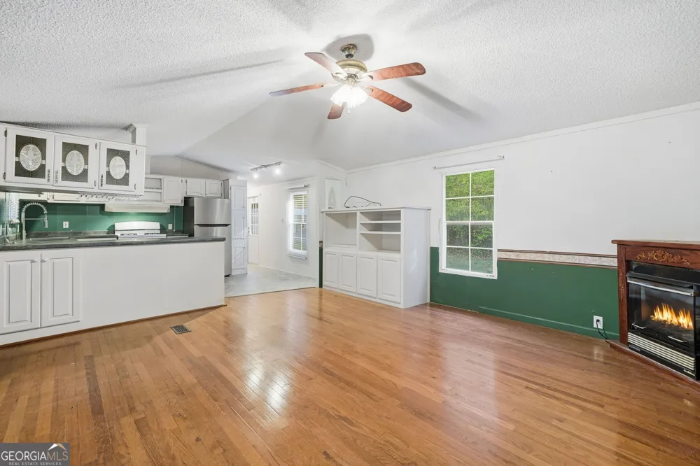 1907 John Call RD Talking Rock, GA 30175
