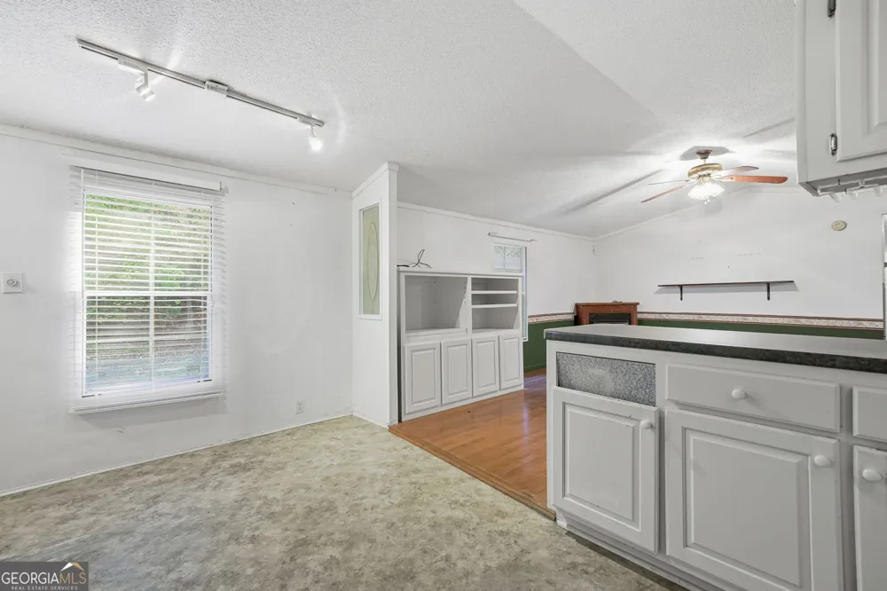 1907 John Call RD Talking Rock, GA 30175