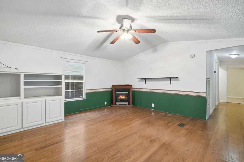 1907 John Call RD Talking Rock, GA 30175
