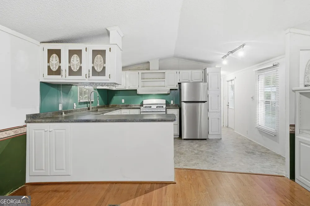 1907 John Call RD Talking Rock, GA 30175