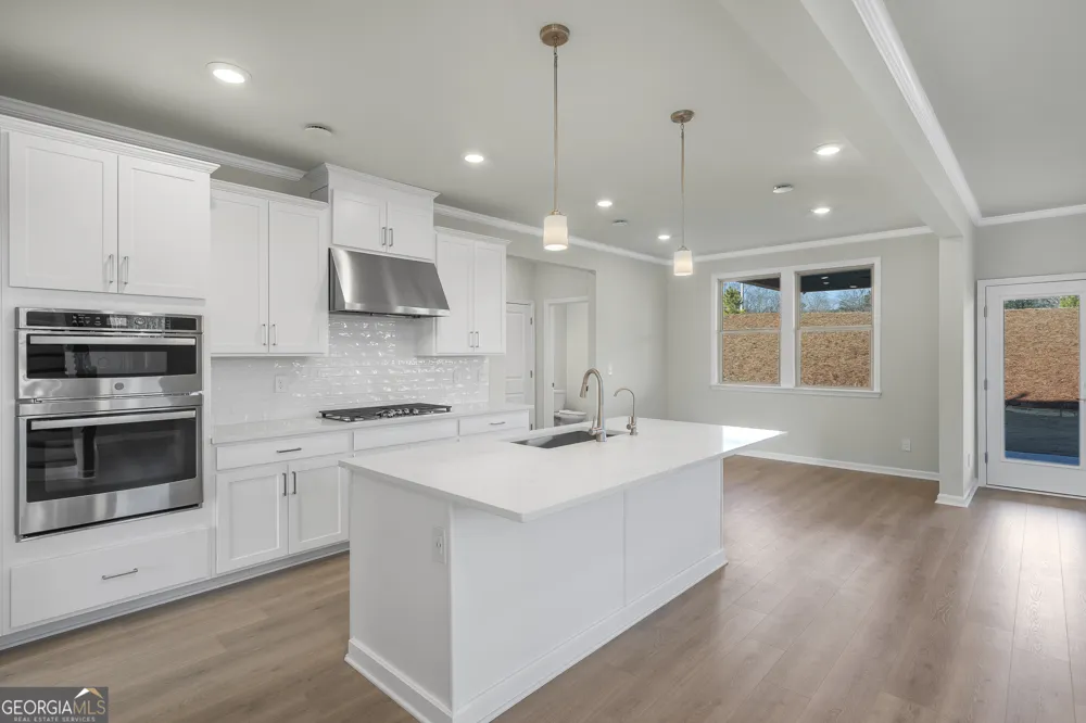 8935 Avonbrook Close Ball Ground, GA 30107