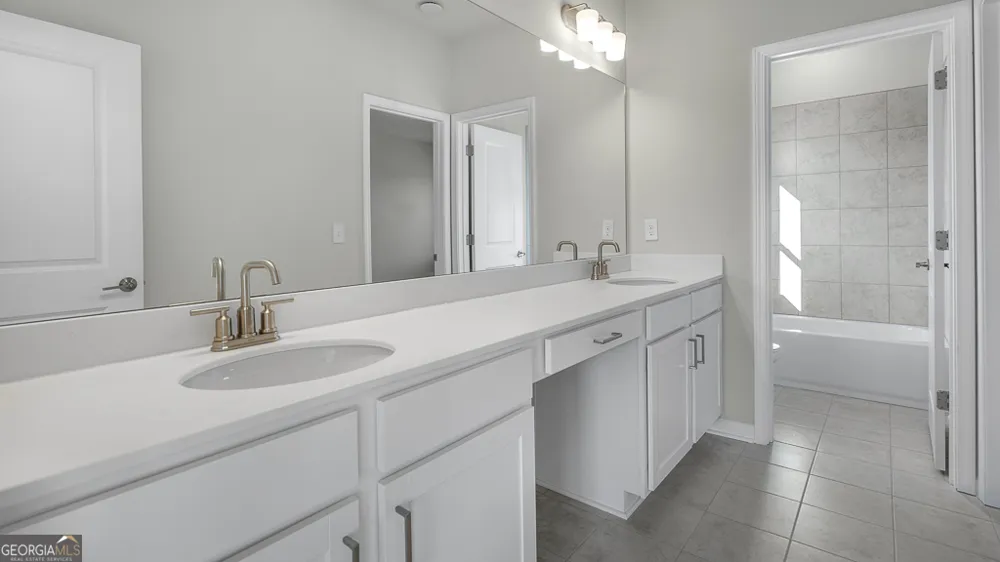 8935 Avonbrook Close Ball Ground, GA 30107