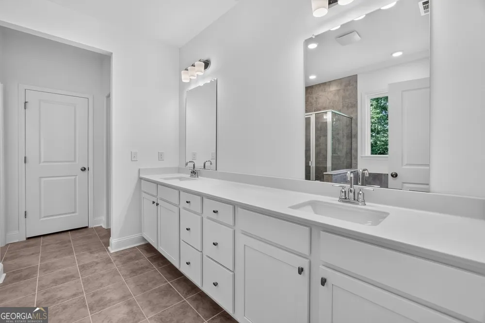 8935 Avonbrook Close Ball Ground, GA 30107