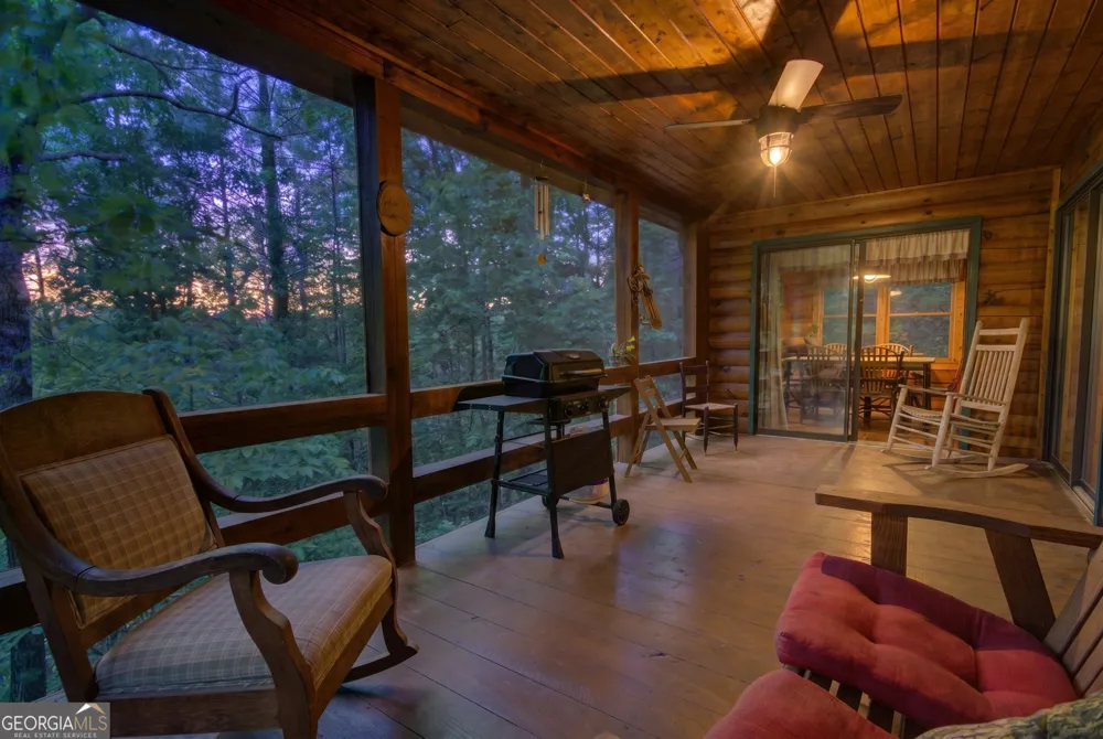 218 Bench Leg RD Mineral Bluff, GA 30559