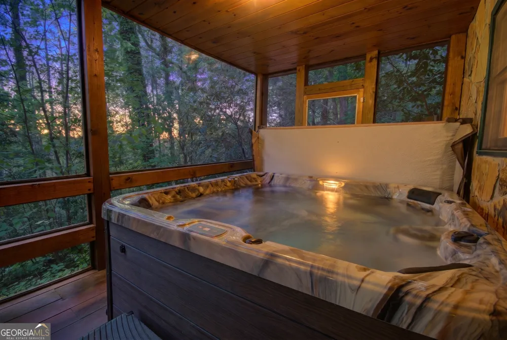 218 Bench Leg RD Mineral Bluff, GA 30559