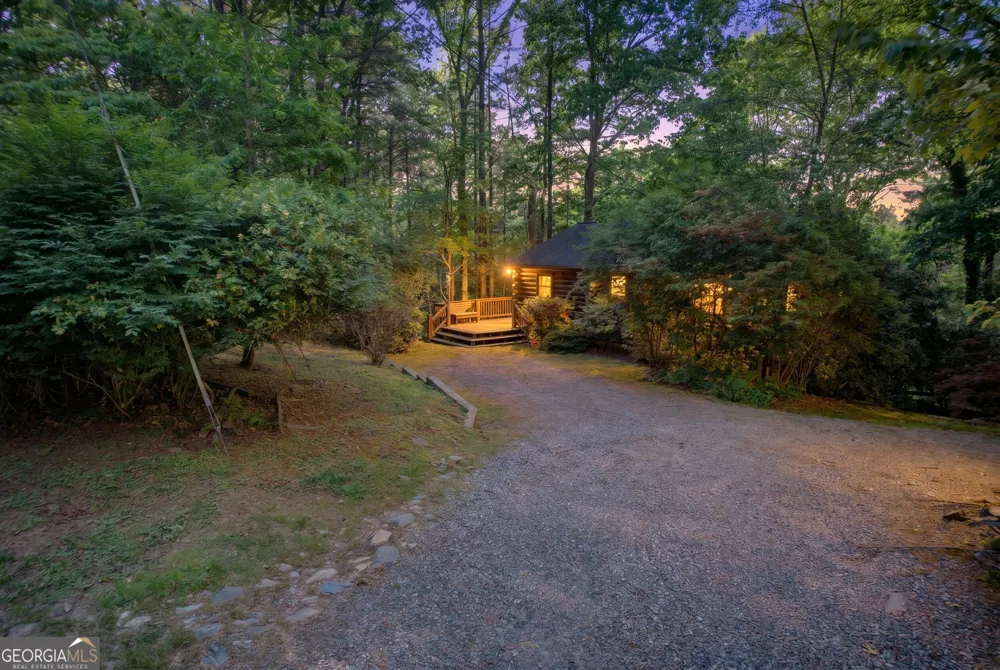218 Bench Leg RD Mineral Bluff, GA 30559
