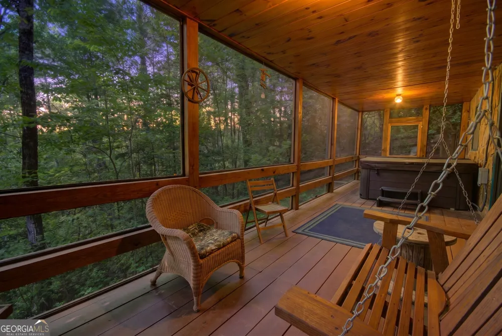 218 Bench Leg RD Mineral Bluff, GA 30559