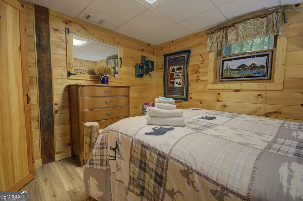 218 Bench Leg RD Mineral Bluff, GA 30559