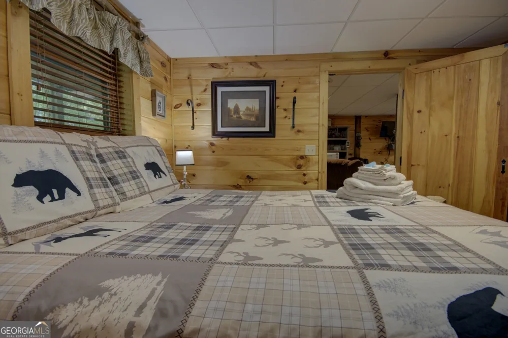 218 Bench Leg RD Mineral Bluff, GA 30559
