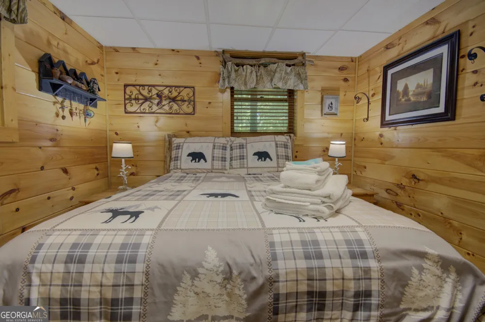 218 Bench Leg RD Mineral Bluff, GA 30559