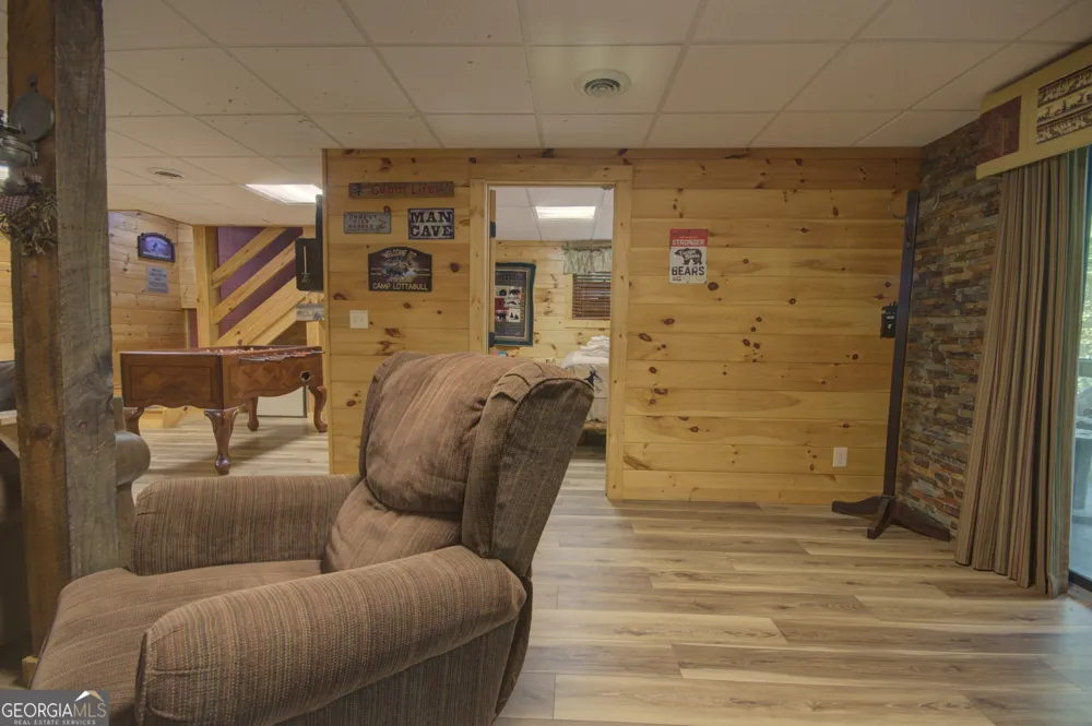 218 Bench Leg RD Mineral Bluff, GA 30559