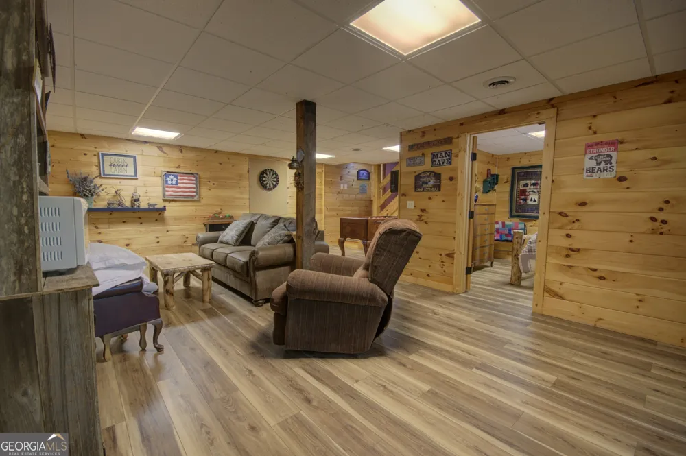218 Bench Leg RD Mineral Bluff, GA 30559