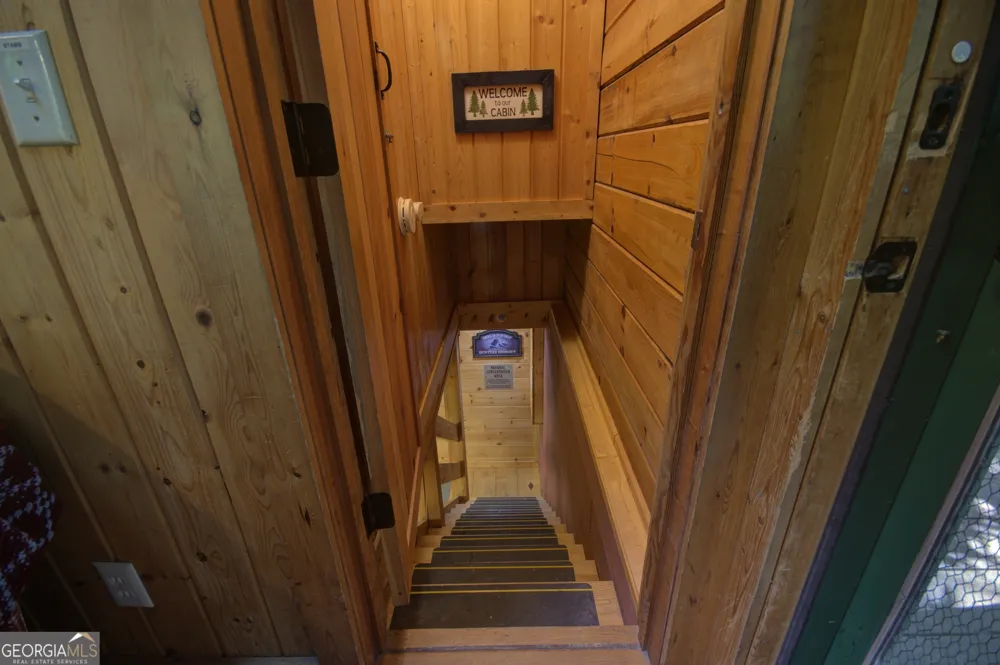 218 Bench Leg RD Mineral Bluff, GA 30559
