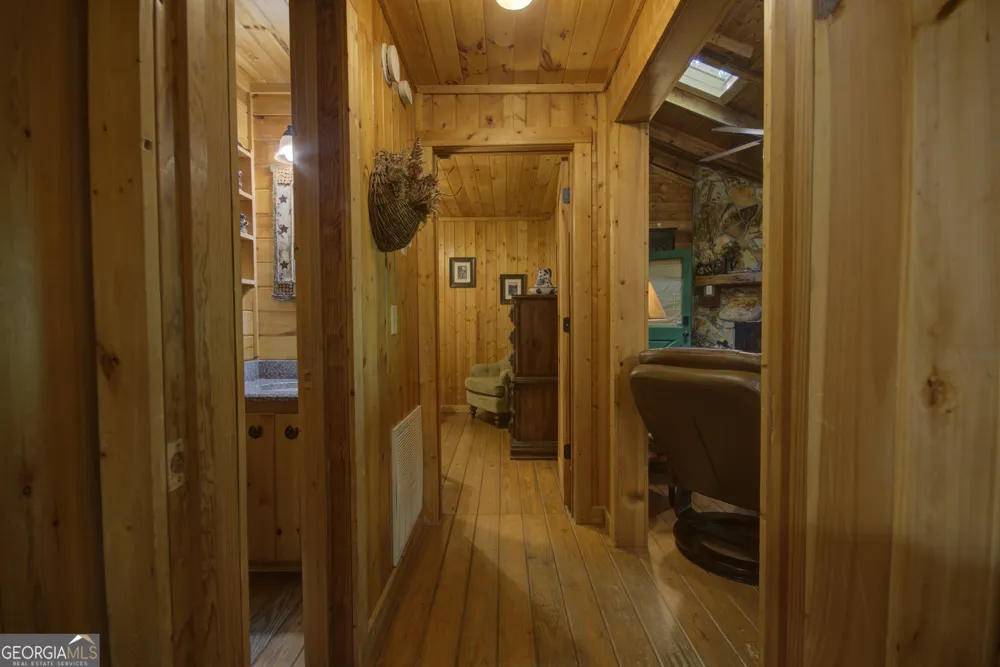 218 Bench Leg RD Mineral Bluff, GA 30559