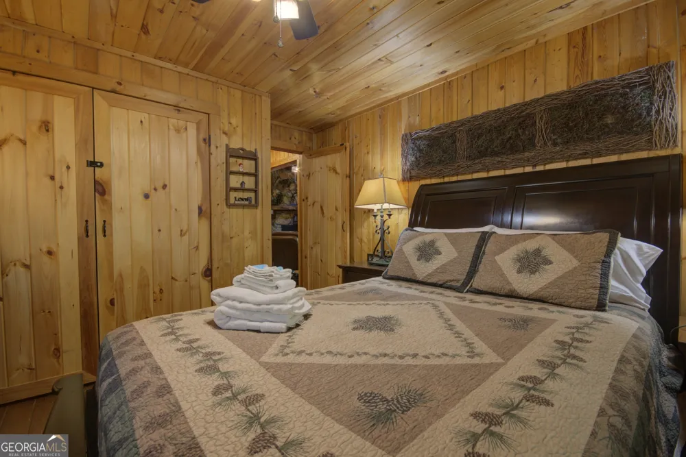 218 Bench Leg RD Mineral Bluff, GA 30559