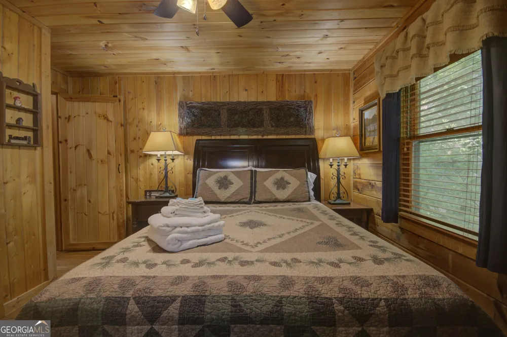 218 Bench Leg RD Mineral Bluff, GA 30559