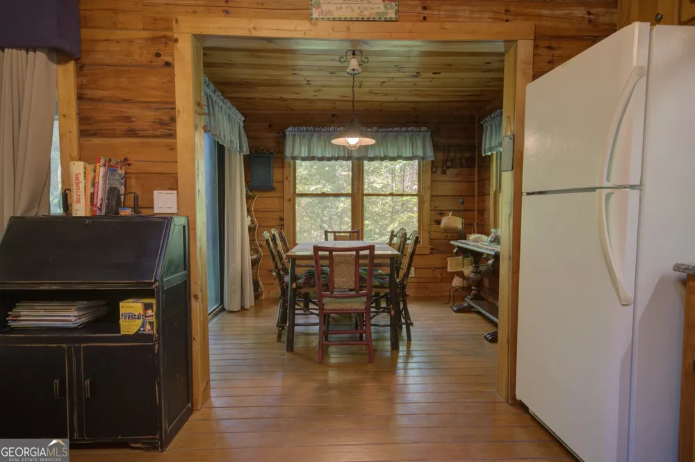 218 Bench Leg RD Mineral Bluff, GA 30559