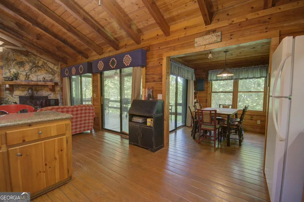 218 Bench Leg RD Mineral Bluff, GA 30559