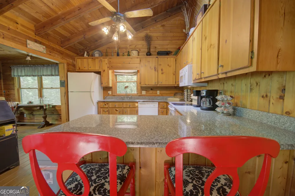 218 Bench Leg RD Mineral Bluff, GA 30559