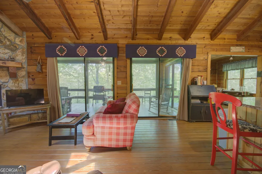 218 Bench Leg RD Mineral Bluff, GA 30559