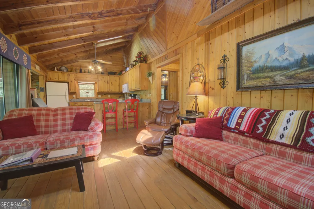 218 Bench Leg RD Mineral Bluff, GA 30559