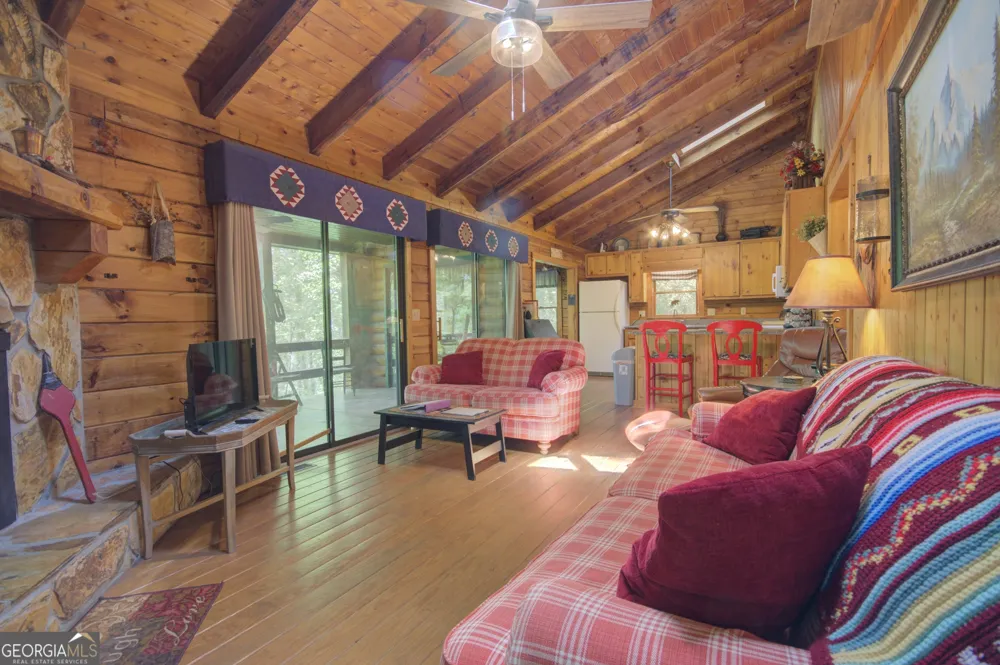 218 Bench Leg RD Mineral Bluff, GA 30559