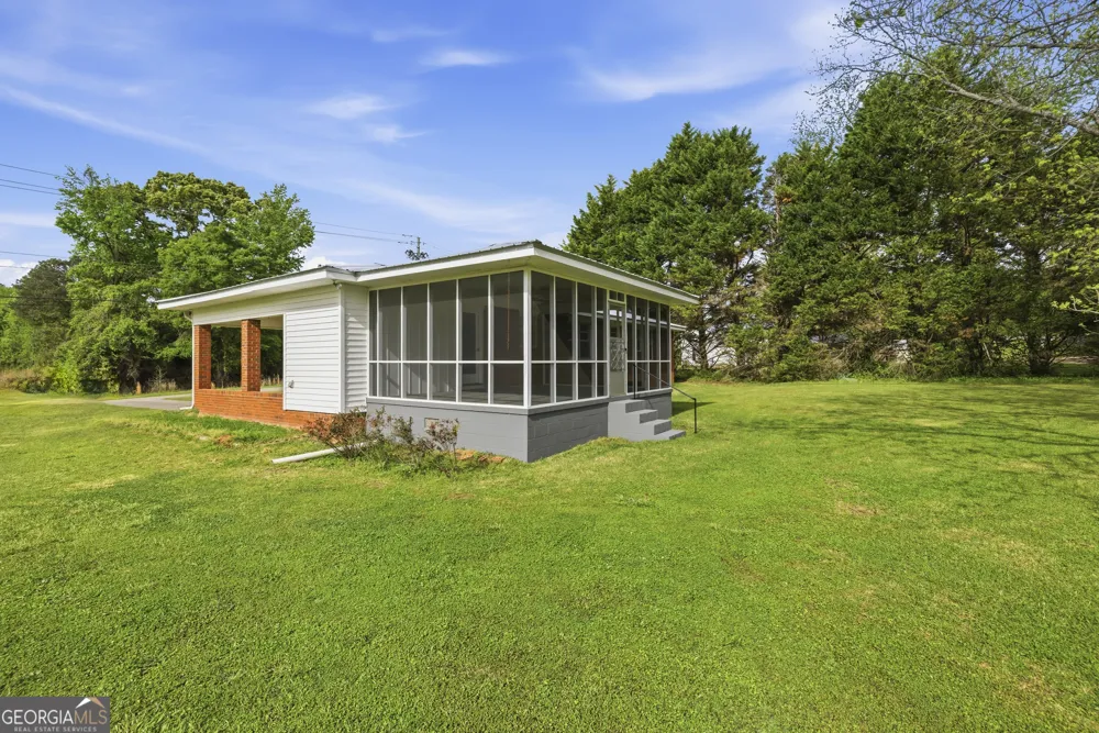 93 Carlton AVE Union Point, GA 30669