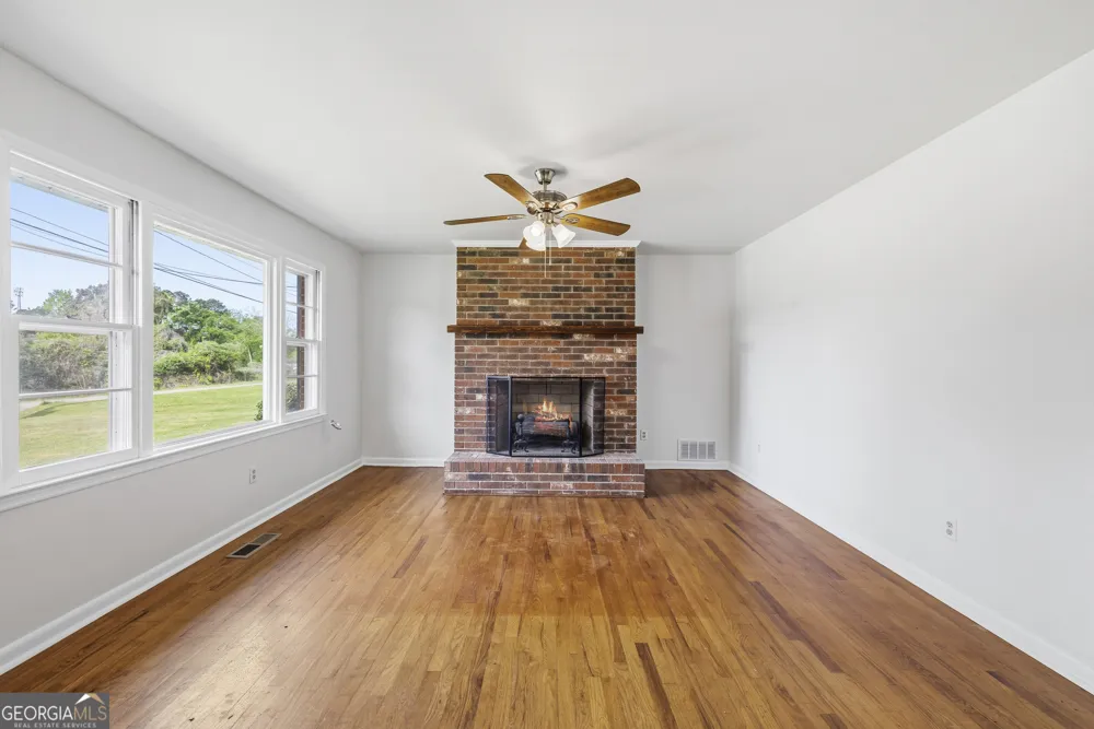 93 Carlton AVE Union Point, GA 30669