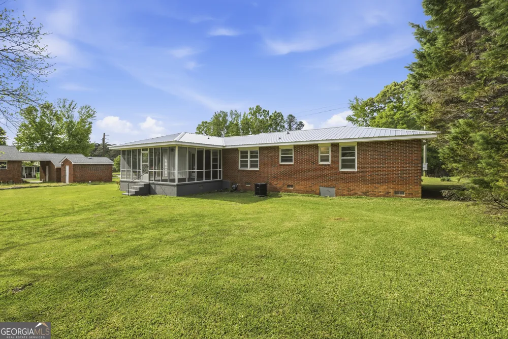 93 Carlton AVE Union Point, GA 30669