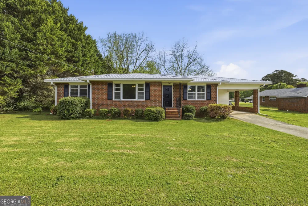 93 Carlton AVE Union Point, GA 30669