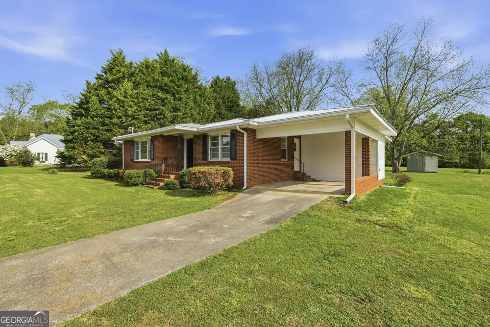 93 Carlton AVE Union Point, GA 30669