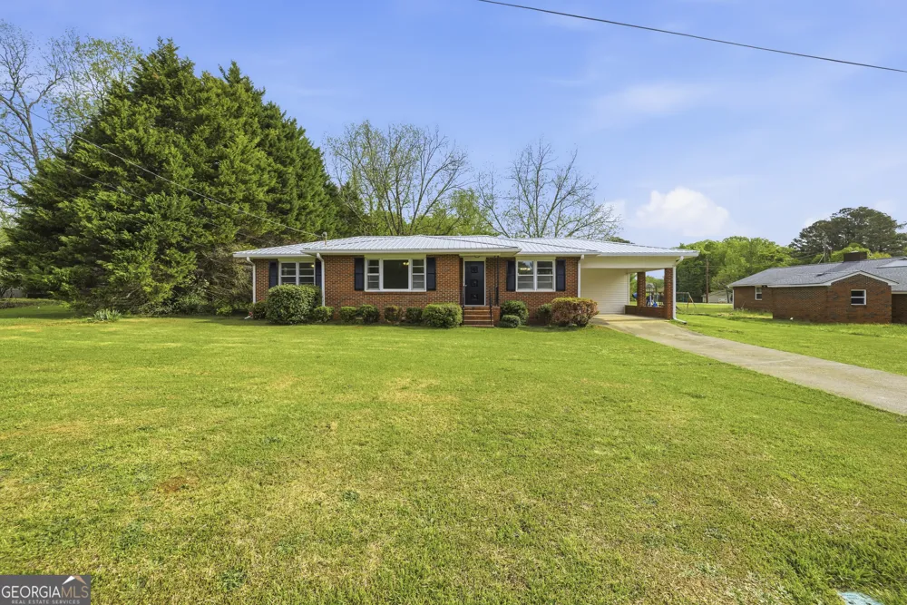 93 Carlton AVE Union Point, GA 30669