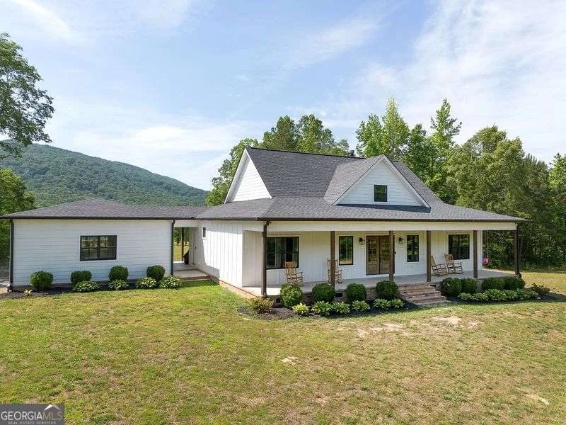 1084 Shahan LN LaFayette, GA 30728