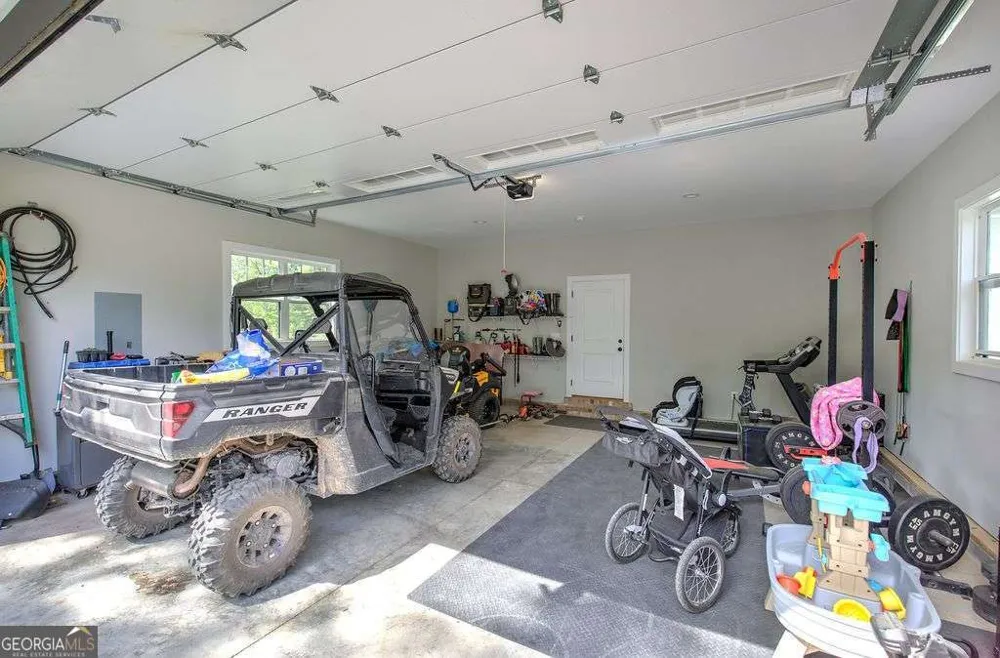 1084 Shahan LN LaFayette, GA 30728