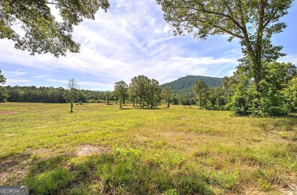 1084 Shahan LN LaFayette, GA 30728