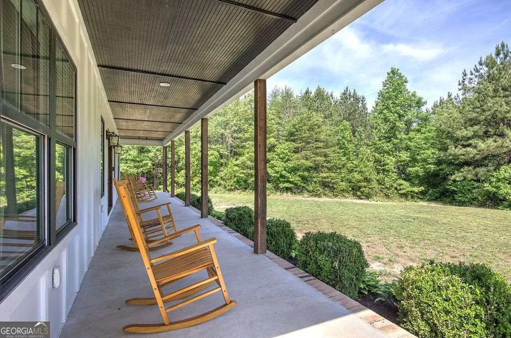 1084 Shahan LN LaFayette, GA 30728