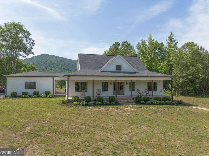 1084 Shahan LN LaFayette, GA 30728