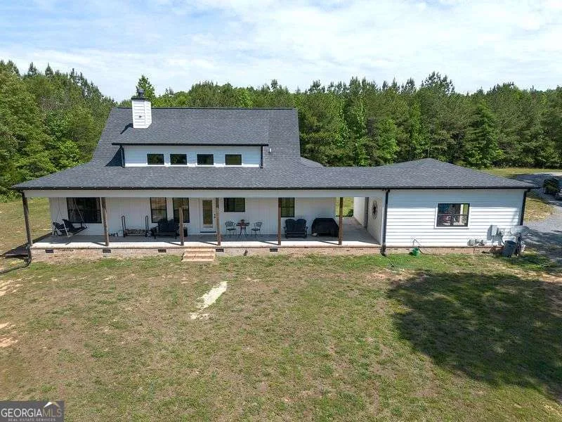 1084 Shahan LN LaFayette, GA 30728