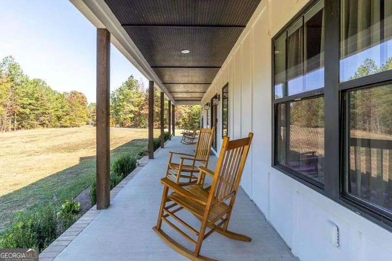 1084 Shahan LN LaFayette, GA 30728