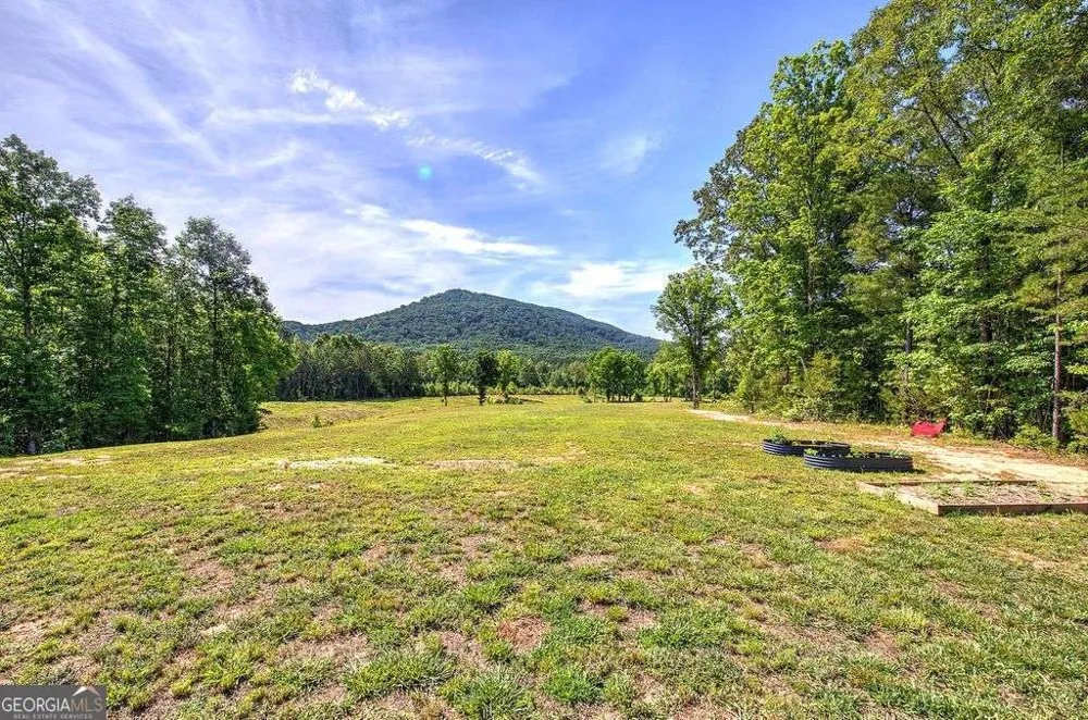 1084 Shahan LN LaFayette, GA 30728