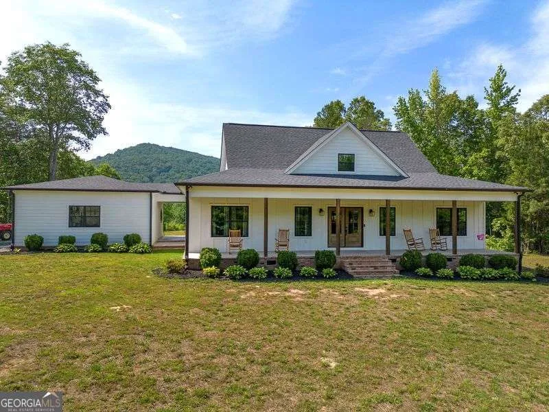 1084 Shahan LN LaFayette, GA 30728