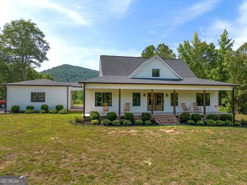 1084 Shahan LN